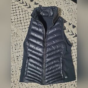Alo women's black medium vest